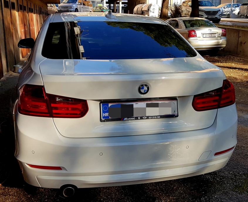 BMW serija 3 320d f30 //Automatik//Navi//Serv//Tempomat