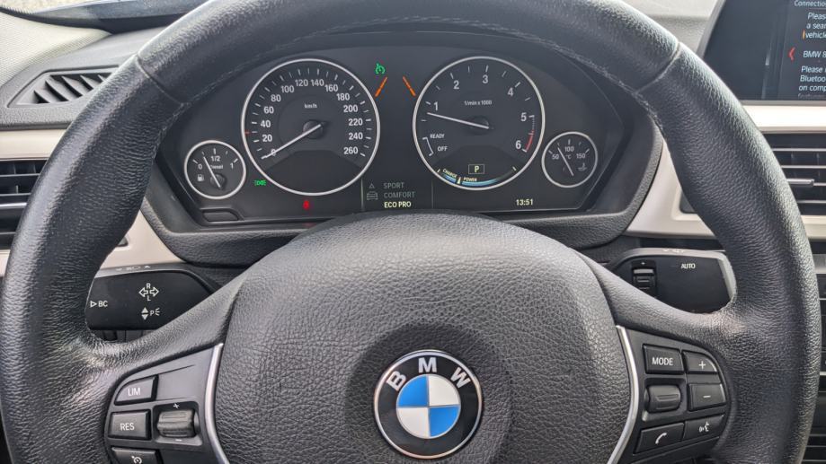 BMW Serija 3 318d ADVANTAGE, fotografija 15