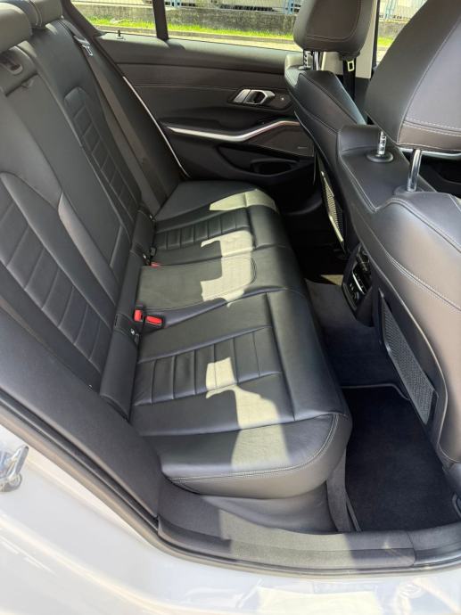 BMW serija 3 320d, fotografija 12