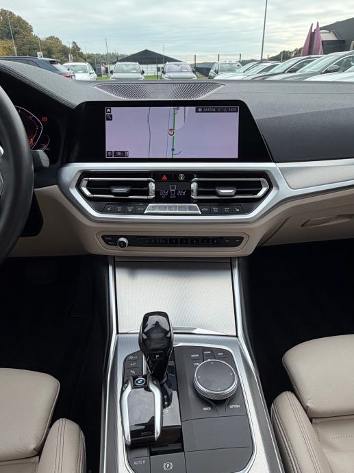 BMW serija 3 320d *xDrive* *FULL OPREMA!* Laser Šiber Head Up Servisna, fotografija 20