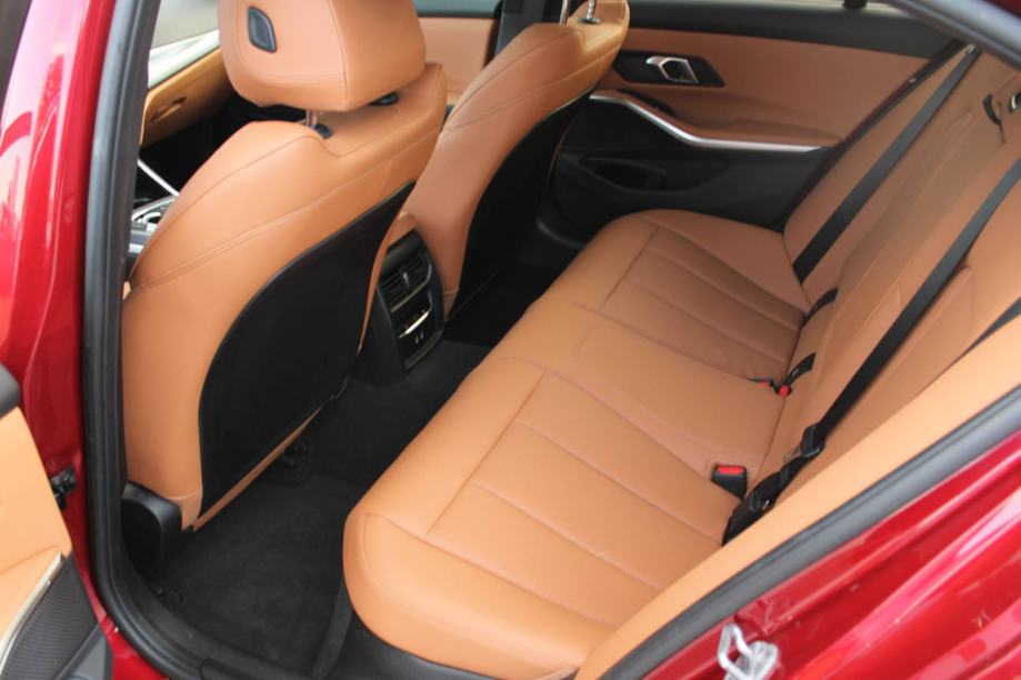 BMW serija 3 320d xDrive M-paket *HEAD UP, LED, NAVIGACIJA, KAMERA 360, fotografija 12