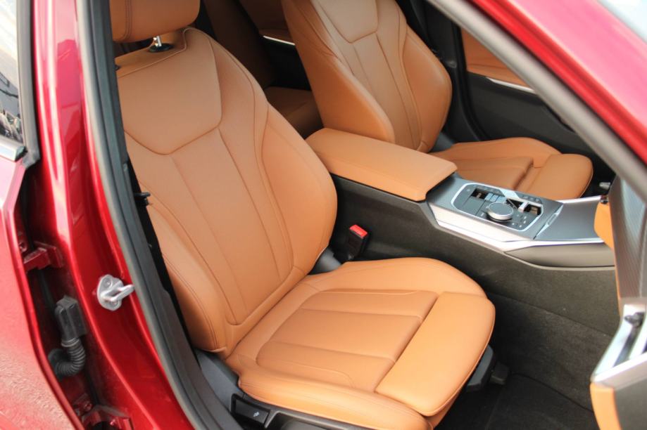 BMW serija 3 320d xDrive M-paket *HEAD UP, LED, NAVIGACIJA, KAMERA 360, fotografija 13