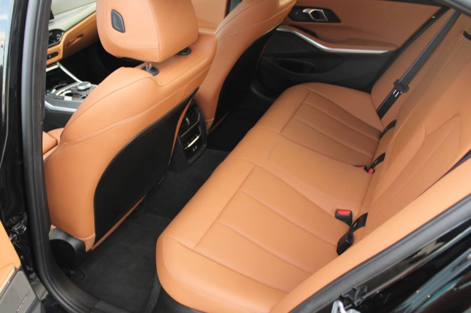 BMW serija 3 320d xDrive M-paket *HEAD UP, LED, NAVIGACIJA, KAMERA 360, fotografija 12