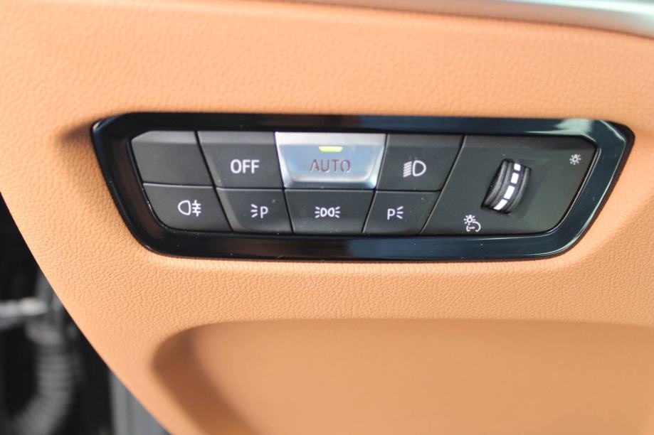 BMW serija 3 320d xDrive M-paket *HEAD UP, LED, NAVIGACIJA, KAMERA 360, fotografija 17