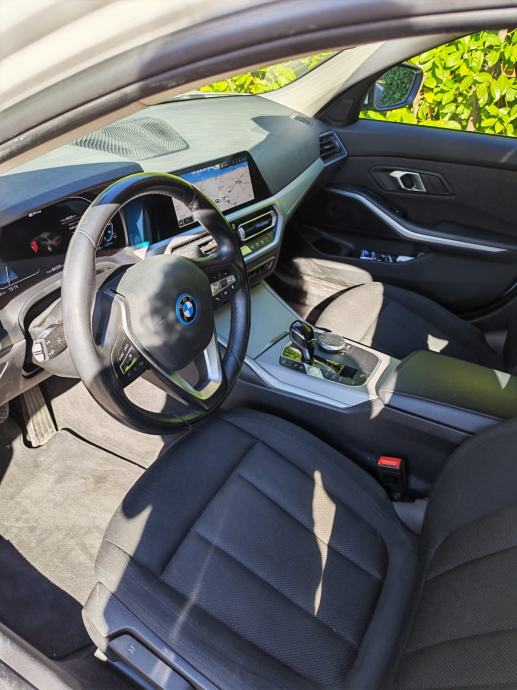 BMW serija 3 320e 2022, fotografija 6