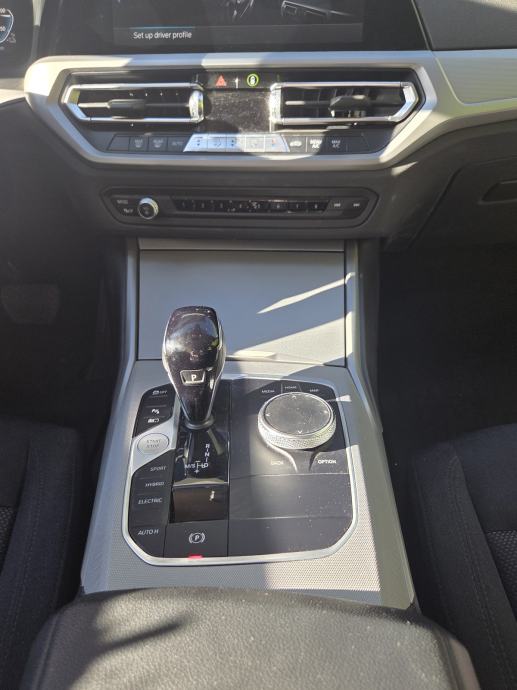 BMW serija 3 320e 2022, fotografija 9