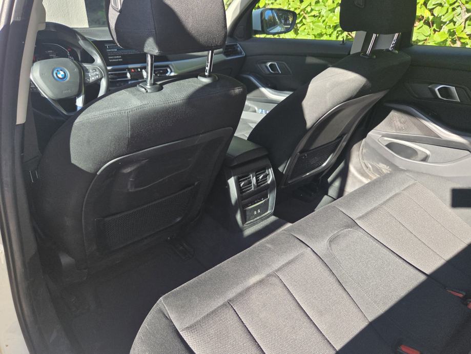 BMW serija 3 320e 2022, fotografija 10