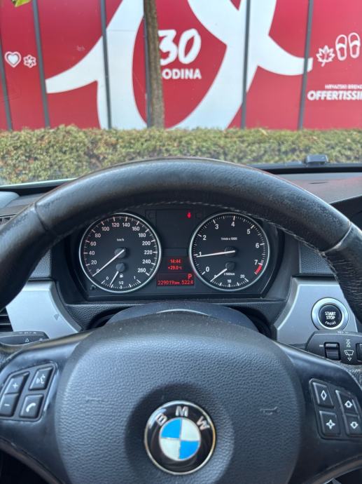 BMW serija 3 320i automatik, fotografija 8