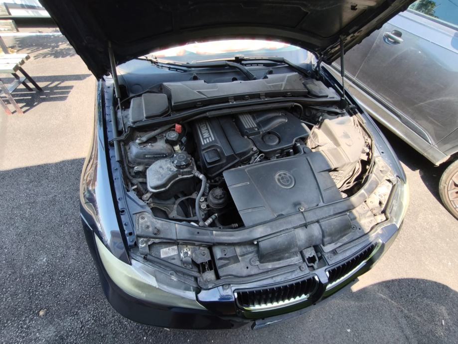 BMW serija 3 320i, fotografija 13