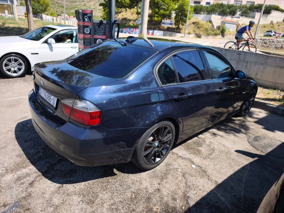 BMW serija 3 320i, fotografija 6