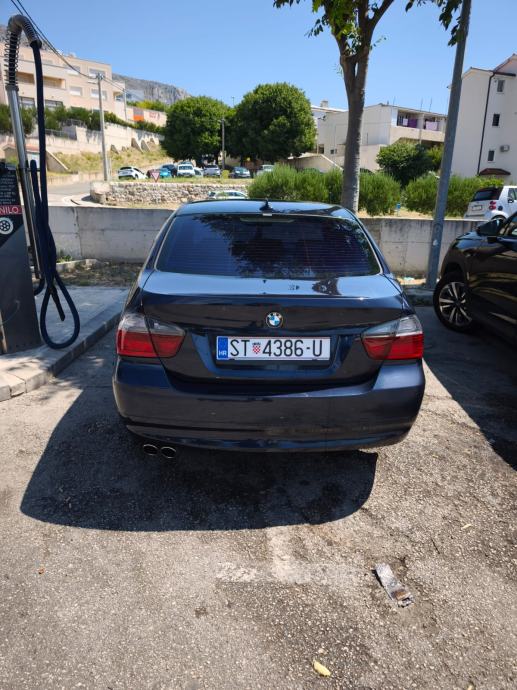 BMW serija 3 320i, fotografija 8