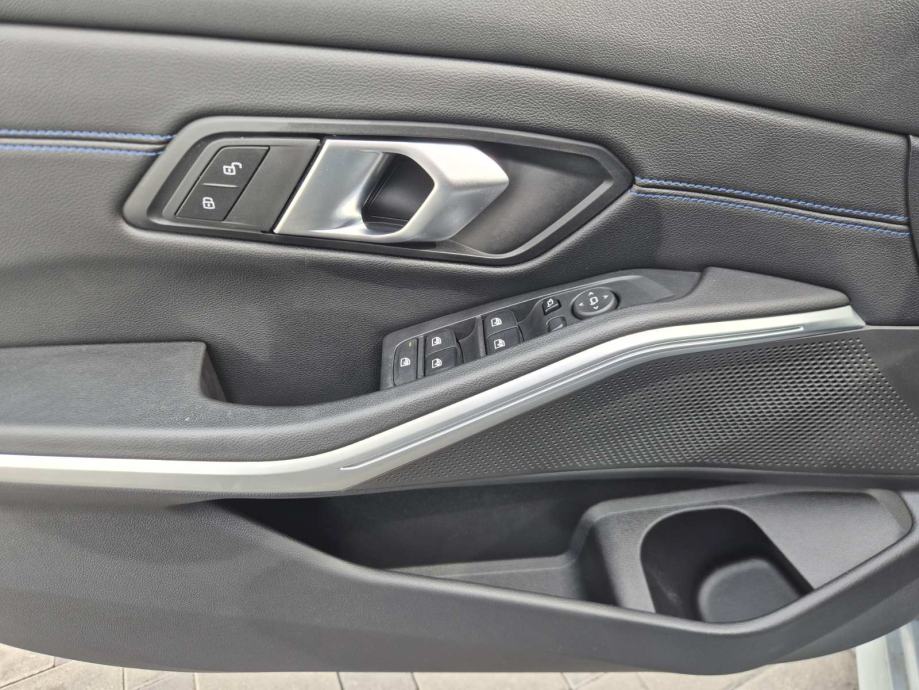 BMW serija 3 320xd M-Paket LCI, Head UP, ACC, Led, Kamera, HR Auto,19", fotografija 19