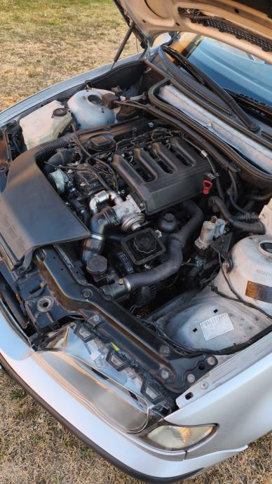 BMW serija 3 330d, fotografija 12