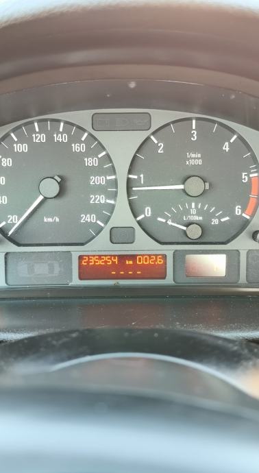 BMW serija 3 330d, fotografija 14