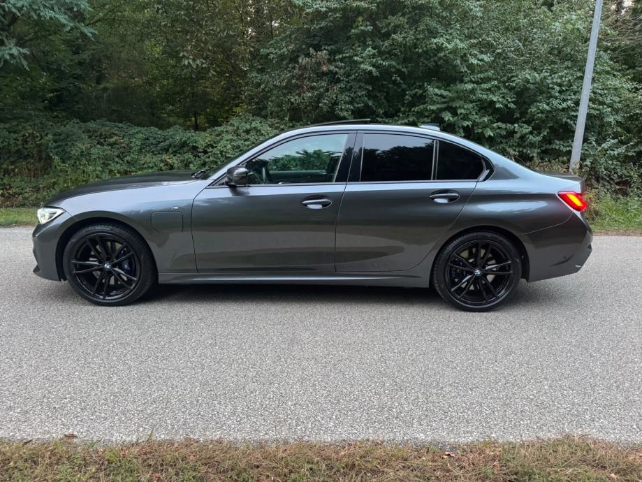 BMW serija 3 330e// M- paket //, fotografija 9