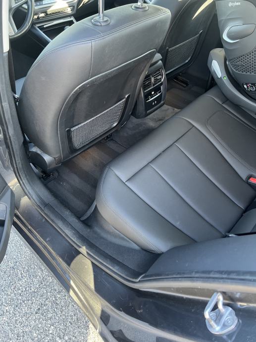 BMW serija 3 Touring 318d automatik, koža, kamera, adaptivni tempomat, fotografija 9