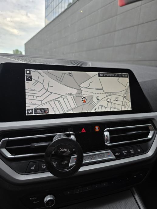 BMW serija 3 318d REG GOD DANA, full oprema, virtual, automatik, koža, fotografija 10
