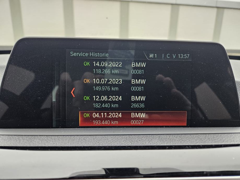 BMW serija 3 Touring 318d automatik, fotografija 17