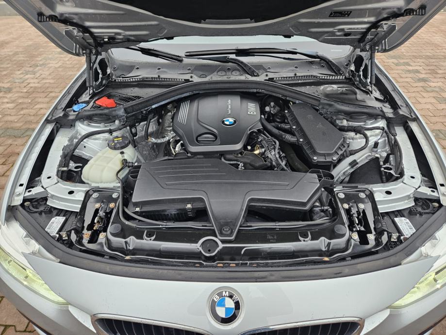 BMW serija 3 Touring 318d automatik, fotografija 9