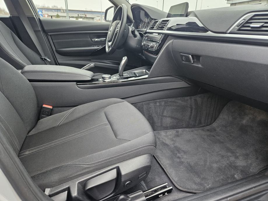 BMW serija 3 Touring 318d automatik, fotografija 14