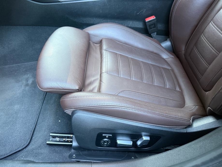 BMW serija 3 Touring 318d automatik, fotografija 8