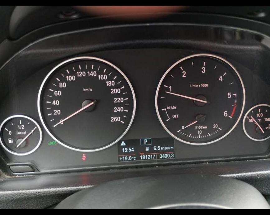 BMW serija 3 Touring 318d automatik, fotografija 6