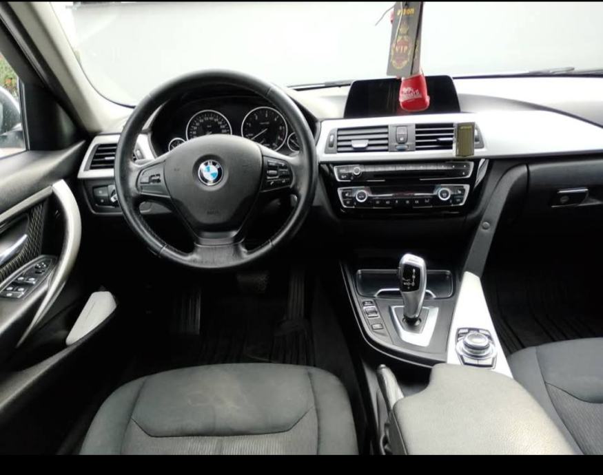 BMW serija 3 Touring 318d automatik, fotografija 5