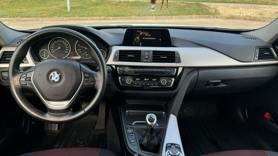 BMW serija 3 Touring 318d LCI - Navi, grj. sjedala, Temp, Kamera, fotografija 7