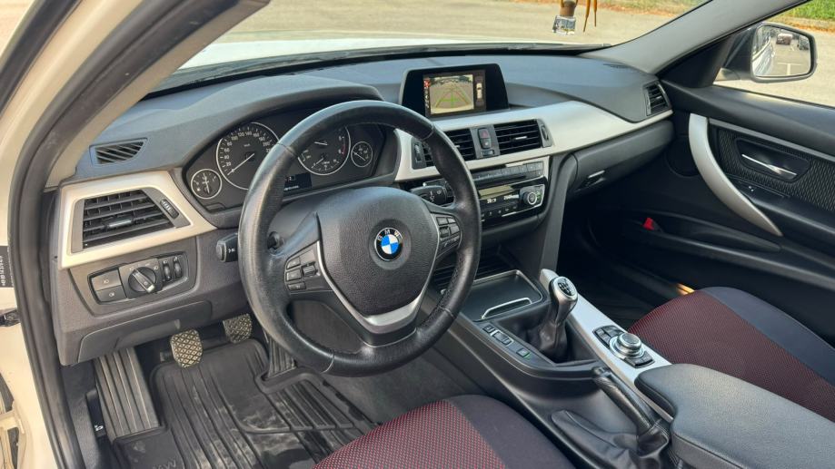 BMW serija 3 Touring 318d LCI - Navi, grj. sjedala, Temp, Kamera, fotografija 6