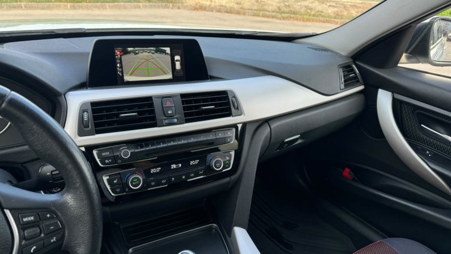 BMW serija 3 Touring 318d LCI - Navi, grj. sjedala, Temp, Kamera, fotografija 9