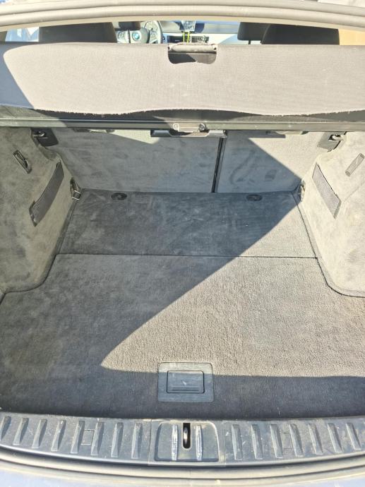 BMW serija 3 Touring 318d LCI - REG do 10/2027, fotografija 8