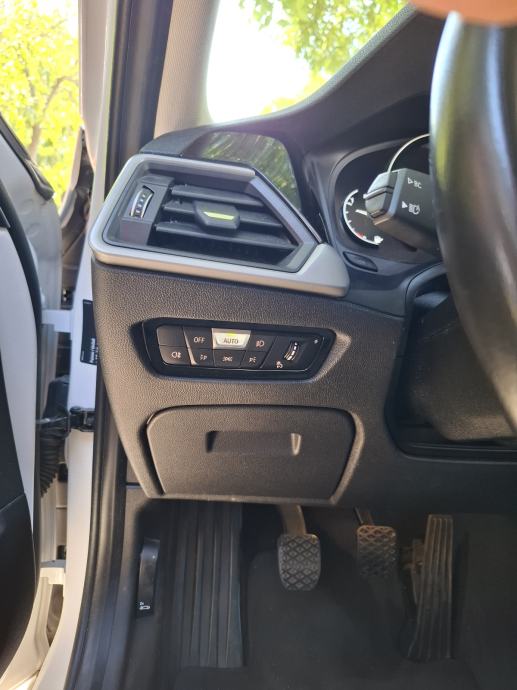 BMW serija 3 Touring 318d(150 ks) *LED*Reg11.2026, fotografija 13