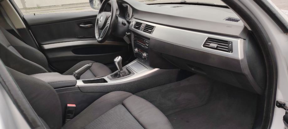 BMW serija 3 Touring 318d, fotografija 3