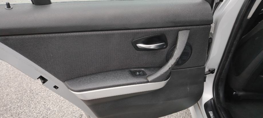 BMW serija 3 Touring 318d, fotografija 4