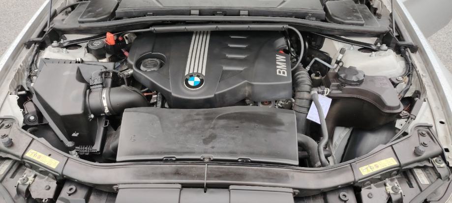 BMW serija 3 Touring 318d, fotografija 13