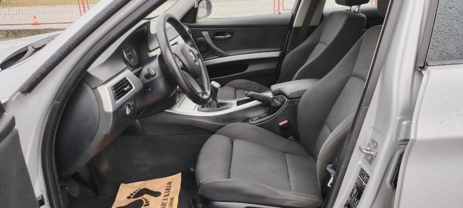 BMW serija 3 Touring 318d, fotografija 9