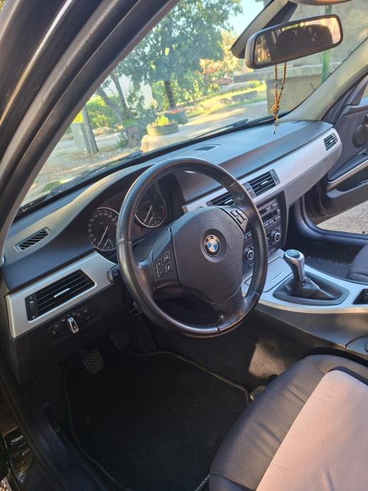 BMW serija 3 Touring 318d, fotografija 12