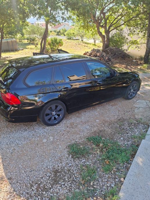 BMW serija 3 Touring 318d, fotografija 2