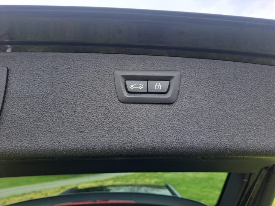 BMW serija 3 320d / M Performance paket / M podvozje / Iznimno očuvan, fotografija 15
