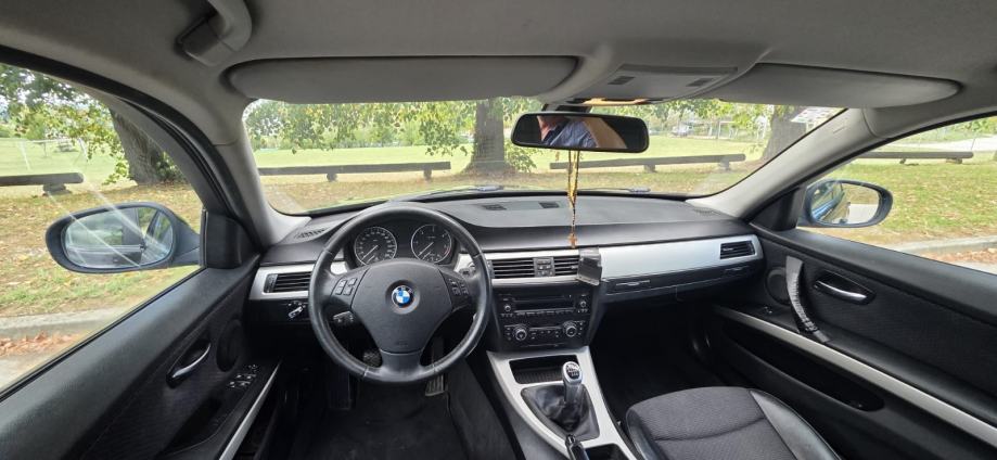 BMW serija 3 Touring 320d Top stanje. Reg 09/27, fotografija 12