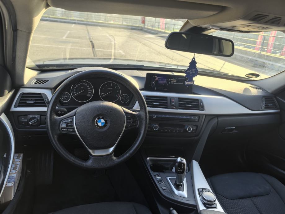 BMW serija 3 Touring 320d Xd automatik, fotografija 3