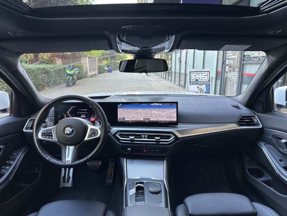 BMW serija 3 Touring 330d *M SPORT*PANORAMA*HEAD-UP*REG 10/26*, fotografija 12