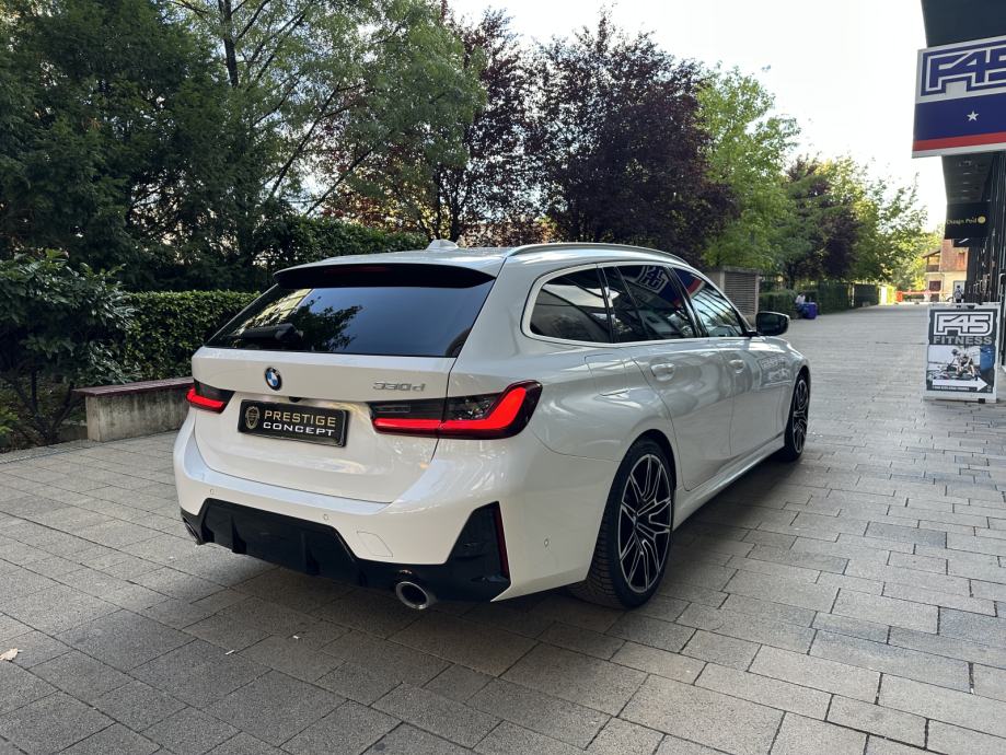 BMW serija 3 Touring 330d *M SPORT*PANORAMA*HEAD-UP*REG 10/26*, fotografija 5