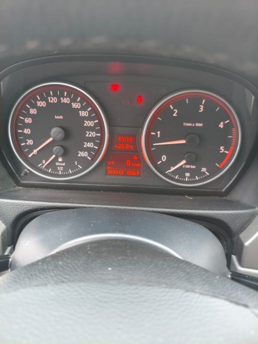 BMW serija 3 Touring 330d, fotografija 10