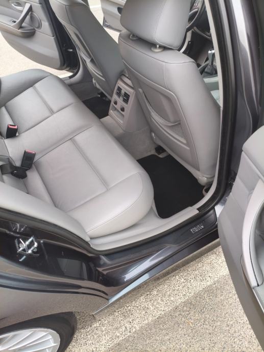 BMW serija 3 Touring 330d, fotografija 8