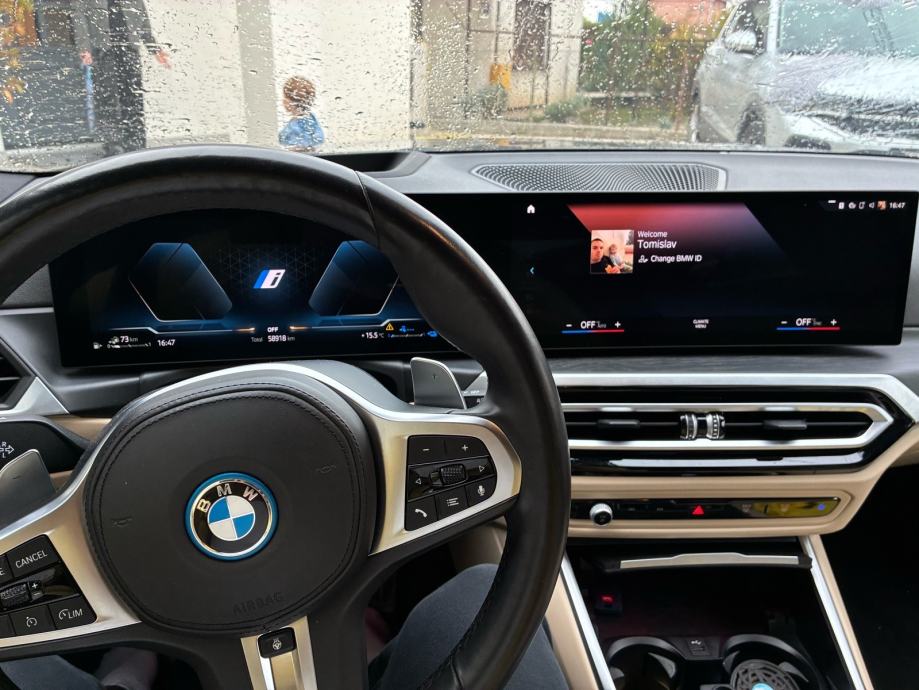 BMW serija 3 Touring 330e M Sport, fotografija 5