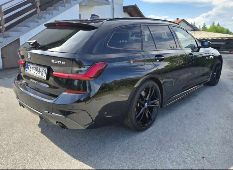 *BMW serija 3 Touring 330e, PLUG IN HIBRID*,Vrhunska.oprema, fotografija 9