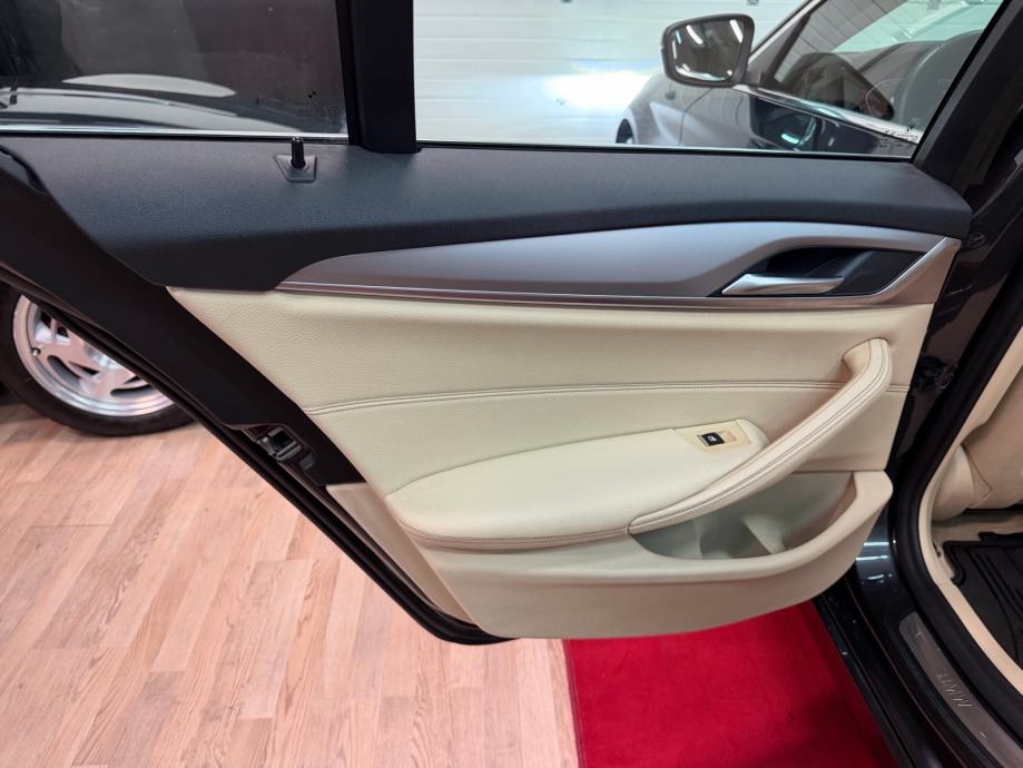 BMW serija 5 Luxury *VIRTUAL, NAVI, KAMERA, GRIJANJE SJEDALA*, fotografija 11