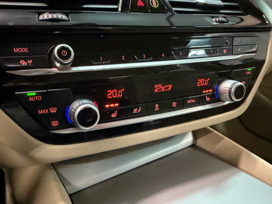 BMW serija 5 Luxury *VIRTUAL, NAVI, KAMERA, GRIJANJE SJEDALA*, fotografija 16