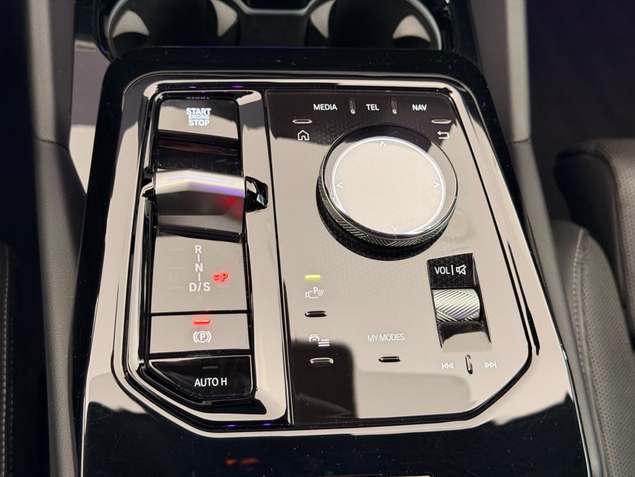 BMW serija 5 520d automatik M-sport, fotografija 14
